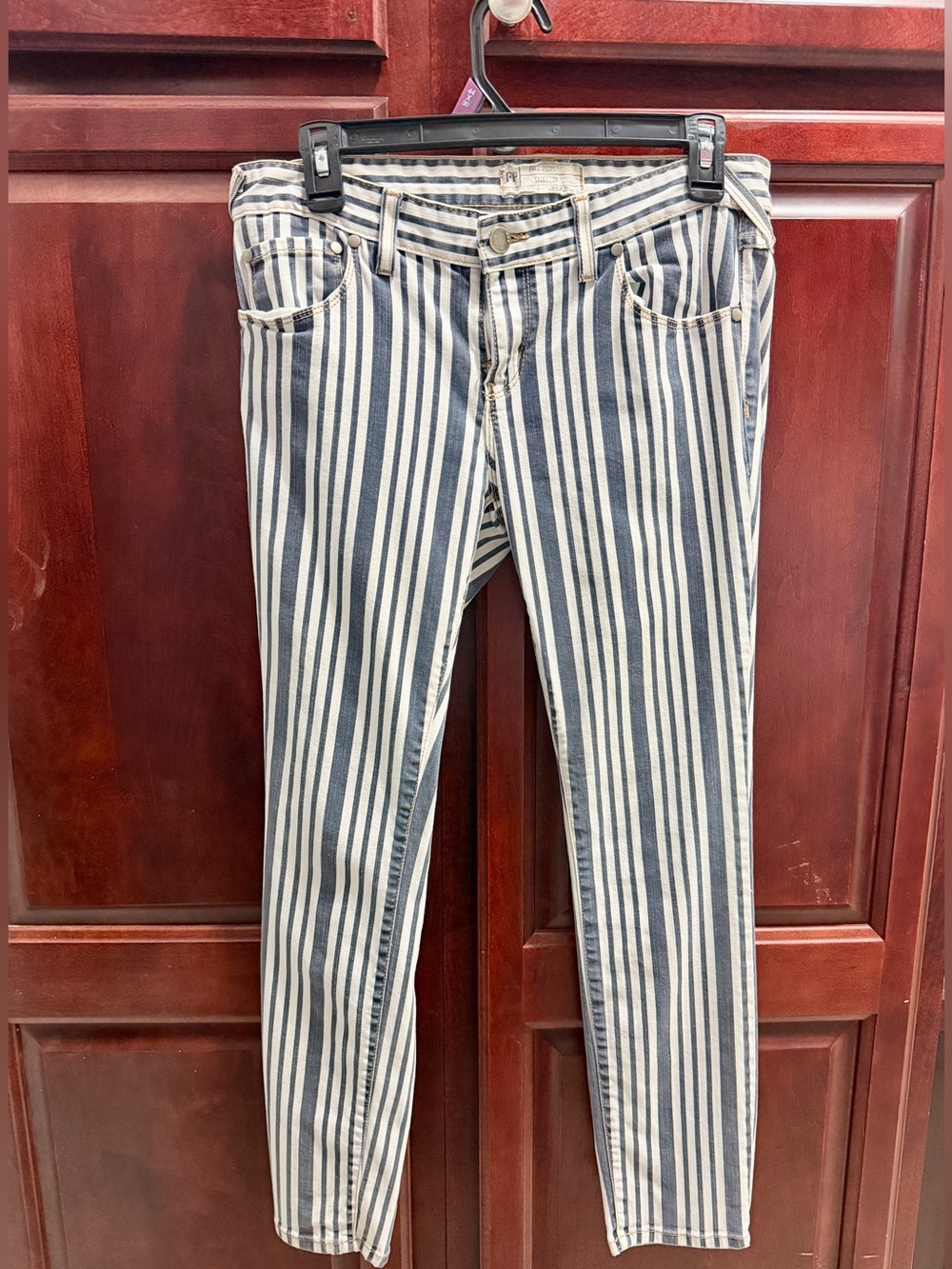 EUC Womens FREE PEOPLE Skinny Jeans Size 28 Railroad Blue & White Striped
